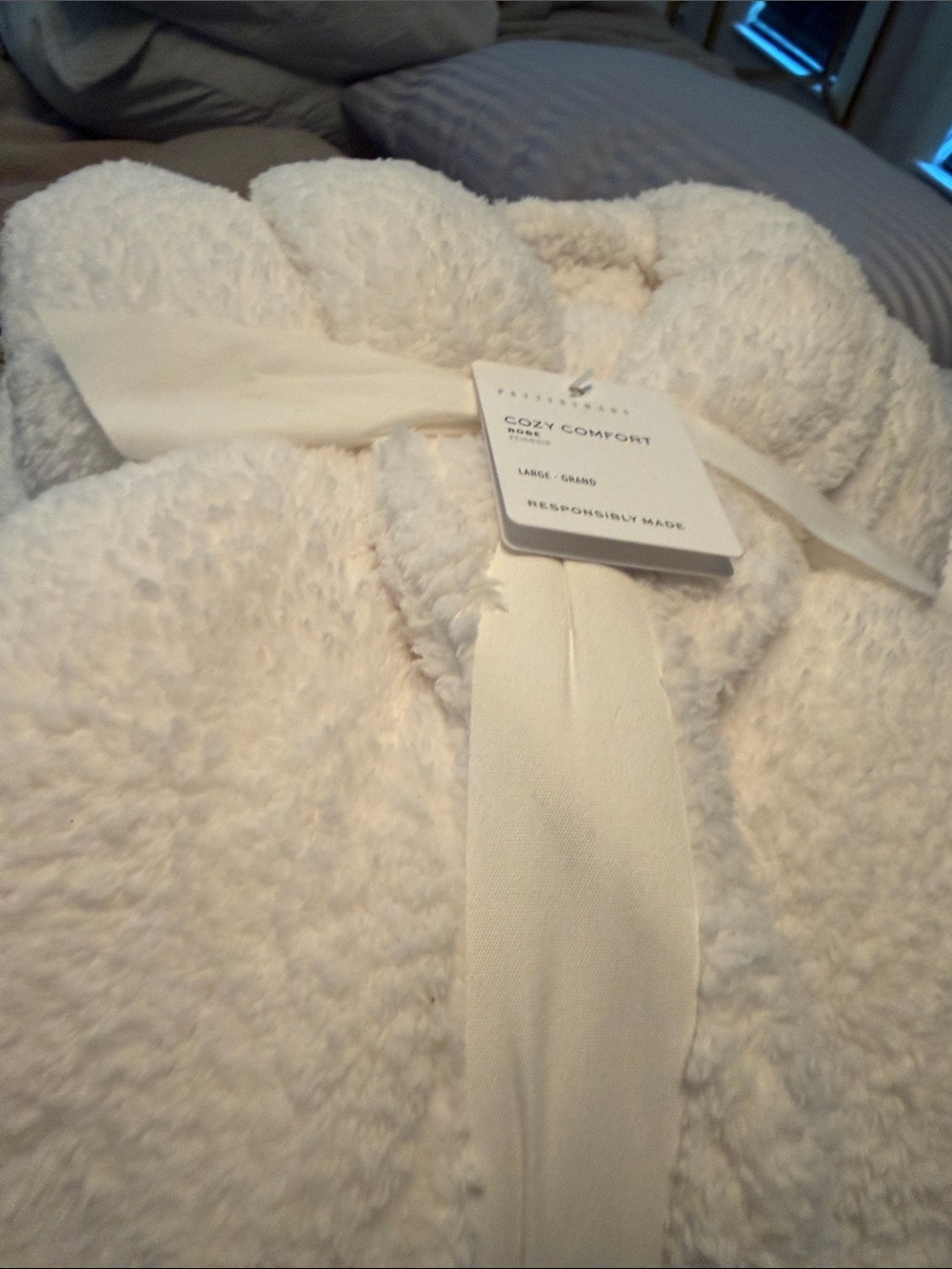 Pottery Barn Plush Shawl-Collar Robe - Cream COZY COMFORT ivory NEW large L - Picture 4 of 5